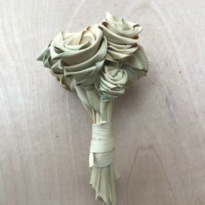 9 Handmade Palmetto Rose Bouquet